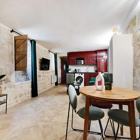 A Jewel In The Heart Of The Marais- 4p 1bdr- *
