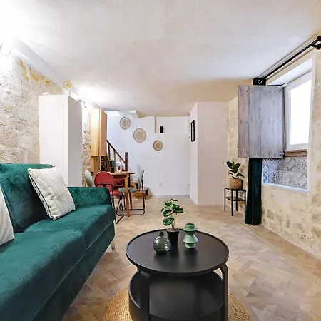 A Jewel In The Heart Of The Marais- 4p 1bdr- Apartment Paris