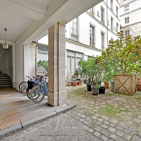 A Jewel In The Heart Of The Marais- 4p 1bdr- Apartment *