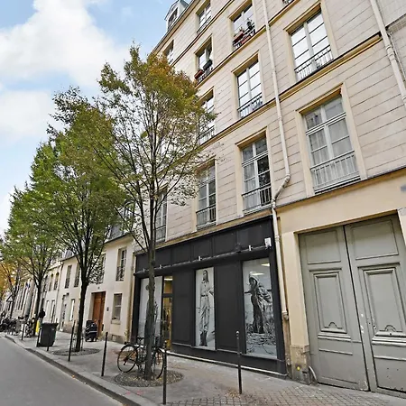 Apartment A Jewel In The Heart Of The Marais- 4p 1bdr- *
